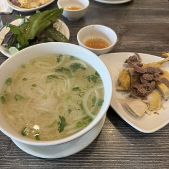 Pho Dakao - Vietnamese Near Me - Fountain Valley, California