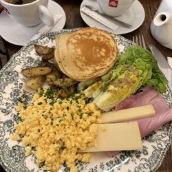 Aux Cerises - Breakfast