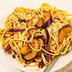 Ping's Chinese Cuisine - Eggplant garlic noodles