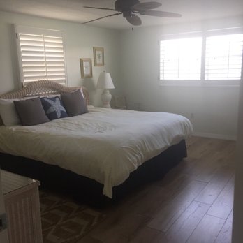 Island House Beach Resort - Villa 3 - master bedroom. Clean, open, and airy. - Resorts Near Me - Sarasota, Florida Island House Beach Resort - Villa 3 - master bedroom. Clean, open, and airy. - Resorts Near Me - Sarasota, Florida