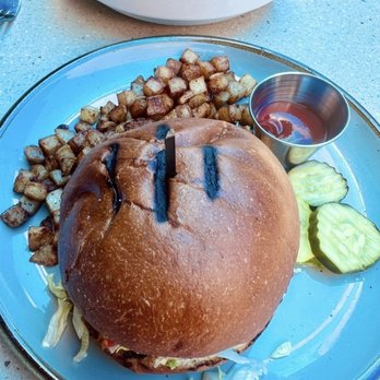 Beginner's Luck - Lucky Burger and home fries - Coffee & Tea Near Me - Scottsdale, Arizona