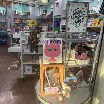 Book People - Cute displays - Books, Mags, Music & Video Near Me - Austin, Texas