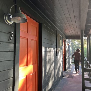 Noon Lodge at Mallard Bay - Lakefront room - Big Bear Lake, CA