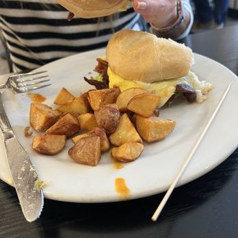 Kingsland Kitchen - Breakfast sandwich - Breakfast & Brunch Near Me - Portland, Oregon Kingsland Kitchen - Breakfast sandwich - Breakfast & Brunch Near Me - Portland, Oregon