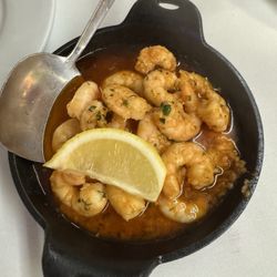 Minhoto Restaurant - Shrimp in garlic - camarão a guilho