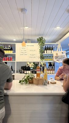Gemini — Wine Shop + Dinner by null