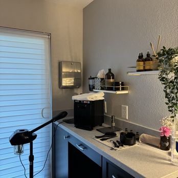Halo Head Spa - Interior - Hair Stylists Near Me - Brandon, Florida
