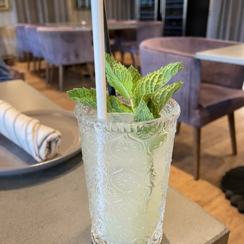 Oak + Violet - Pineapple Cocktail - New American Near Me - Menlo Park, California Oak + Violet - Pineapple Cocktail - New American Near Me - Menlo Park, California