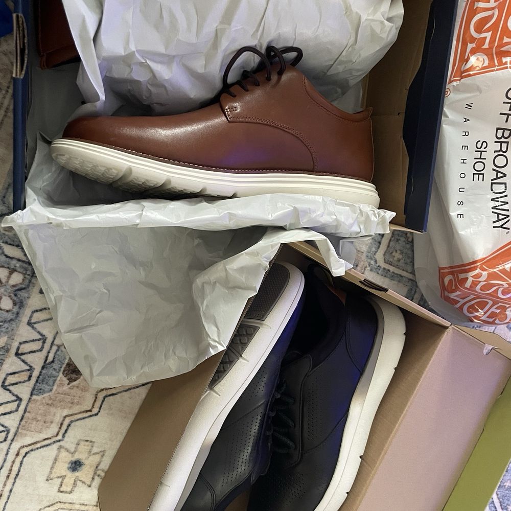 Off Broadway Shoe Warehouse - Nice shoes for a great price - Shoe Stores Near Me - Southaven, Mississippi