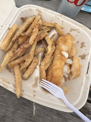 Woggy's Fish n Chips by null