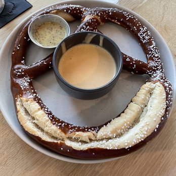 Station Craft - Pretzel with the cheese sauce - Burgers Near Me - Dana Point, California
