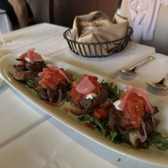 Monterey Bay Fish Grotto - Steak appetizer, actually a little bit too much steak on here and the meat was a obituary - Seafood Near Me - Pittsburgh, Pennsylvania