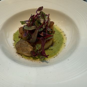 United Polaris Lounge - Seared Scallops - Airport Lounges Near Me United Polaris Lounge - Seared Scallops - Airport Lounges Near Me