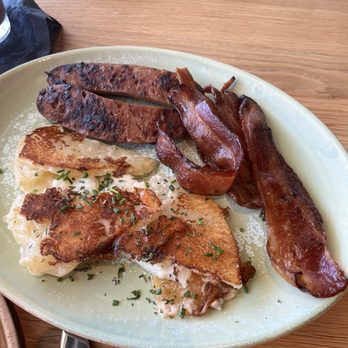 Waterbury Restaurant - Side bacon, chicken sausage, and potatoes - Breakfast & Brunch Near Me - Minneapolis, Minnesota Waterbury Restaurant - Side bacon, chicken sausage, and potatoes - Breakfast & Brunch Near Me - Minneapolis, Minnesota