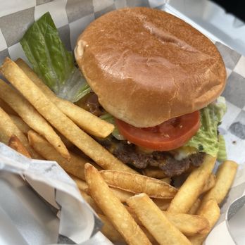 Luckies Artisan Kitchen - Classic smash - New American Near Me - Munster, Indiana
