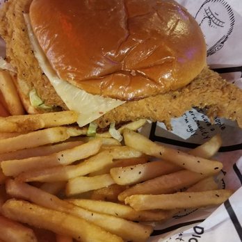 Dick's Last Resort - Indianapolis - Big chicken sandwich - Bars Near Me - Indianapolis, Indiana Dick's Last Resort - Indianapolis - Big chicken sandwich - Bars Near Me - Indianapolis, Indiana