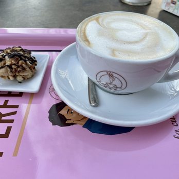 Espresso Perfetto - Toller Cappuccino und Süßes - Coffee & Tea Near Me - Cologne, NW