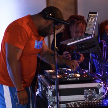 Doobie Oobie - Talking with videographer - DJs Near Me Doobie Oobie - Talking with videographer - DJs Near Me