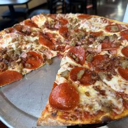 Island Pizza - Hog-N-Horns