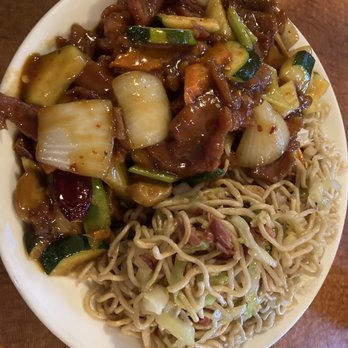 Sun China Chinese Restaurant - Mongolian beef combo with chow mein - Cantonese Near Me - Reedley, California