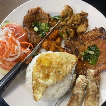 Viet's Restaurant - 81. Com Dac Biet - Vietnamese Near Me - Colorado Springs, Colorado Viet's Restaurant - 81. Com Dac Biet - Vietnamese Near Me - Colorado Springs, Colorado