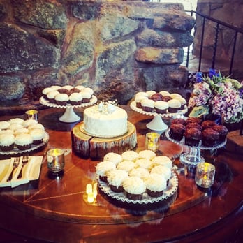 Mt. Woodson Castle by Wedgewood Weddings - Nice simple but elegant and tasteful cupcakes. - Venues & Event Spaces Near Me - Ramona, California Mt. Woodson Castle by Wedgewood Weddings - Nice simple but elegant and tasteful cupcakes. - Venues & Event Spaces Near Me - Ramona, California