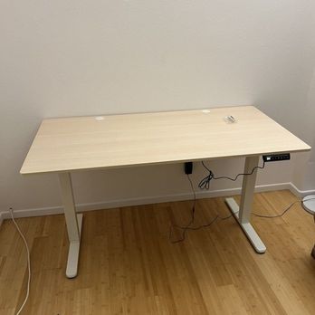 5 Points Moving - Our brand new assembled desk - Movers Near Me - Los Angeles, California 5 Points Moving - Our brand new assembled desk - Movers Near Me - Los Angeles, California