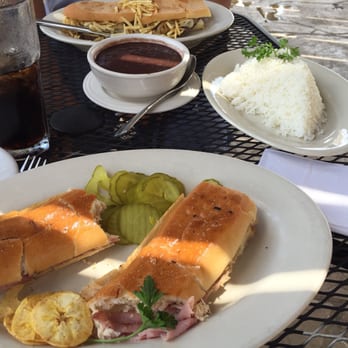 Cafe Piquet - Cubano y arroz con frijoles negro - Cuban Near Me - Bellaire, Texas