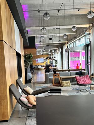 Moxy Berlin Ostbahnhof by null