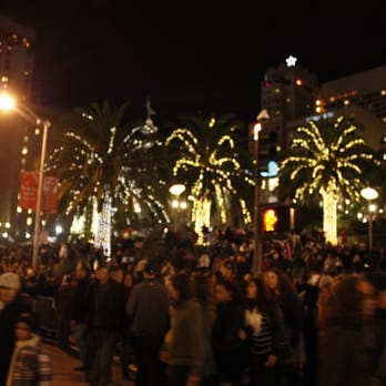 Macy's Christmas Tree - Local Flavor Near Me - San Francisco, California Macy's Christmas Tree - Local Flavor Near Me - San Francisco, California