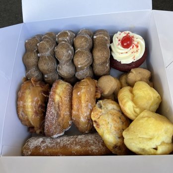 Liliha Bakery - Another angle of our goodies - Bakeries Near Me - Honolulu, Hawaii Liliha Bakery - Another angle of our goodies - Bakeries Near Me - Honolulu, Hawaii