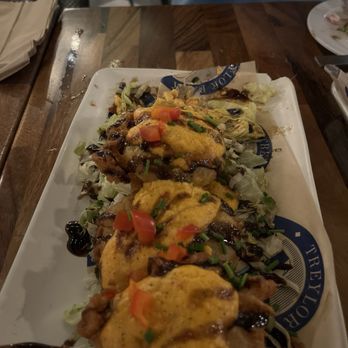 Treylor Park - Hitch - Fried Green Tomatoes with pimento cheese sauce - New American Near Me - Savannah, Georgia