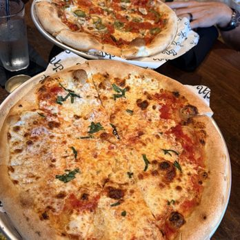 Union Bear Brewing - Build your own pizzas - Breweries Near Me - Denton, Texas Union Bear Brewing - Build your own pizzas - Breweries Near Me - Denton, Texas