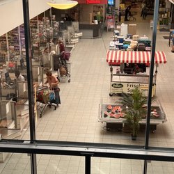 Famila - Der Ein- und Ausgangsbereich im 1. UG