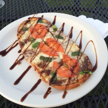 Freedom Run Winery - Caprese flatbread - Wine Tasting Room Near Me - Lockport, New York