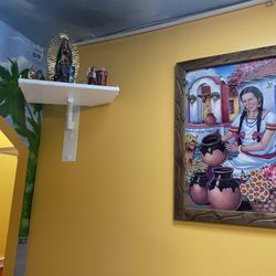 El Rey Mexican Grill & Seafood - Nice decor inside that made me feel at home.