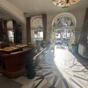 Sirena - Inside - Italian Near Me - Santa Monica, California Sirena - Inside - Italian Near Me - Santa Monica, California