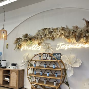 Molly Jasmine Tea Shoppe - Juice Bars & Smoothies Near Me - Davis, California