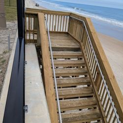 Hawaiian Inn - Beach access from the pool with new steps. You need a security code to exit and enter.