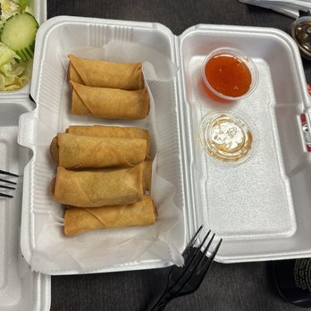 Teddy's Cafe - 4 Piece Egg Roll - Japanese Near Me - Anaheim, California