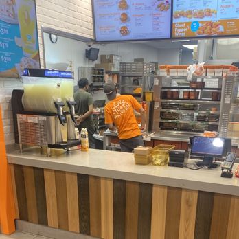 Popeyes Louisiana Kitchen - Popeyes - Fast Food Near Me - Bellevue, Pennsylvania