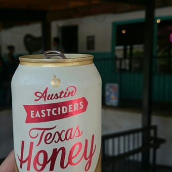 Franklin Barbecue - We can order drink and some BBQ a waiting while - Barbeque Near Me - Austin, Texas
