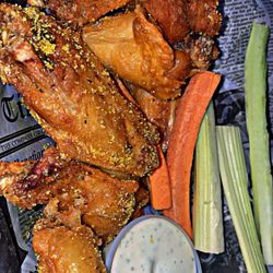 Wing And Fish Company - 6 piece lemon pepper wings
