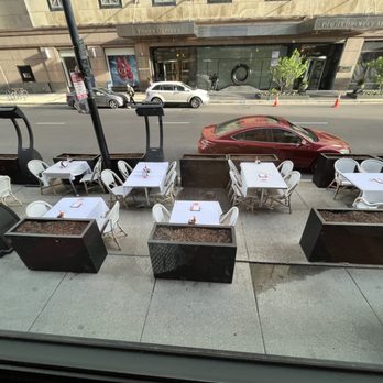 Doc B's Restaurant + Bar - Front patio - New American Near Me - Chicago, Illinois