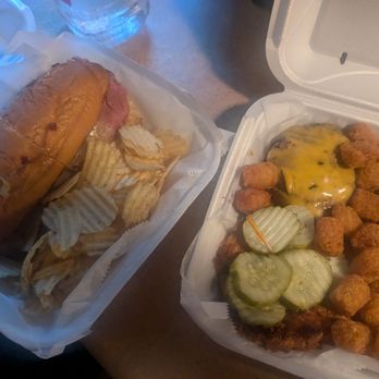 Skinners Pub & Eatery - Marshall and tasteless over cooked burger. - Pubs Near Me - Saint Paul, Minnesota