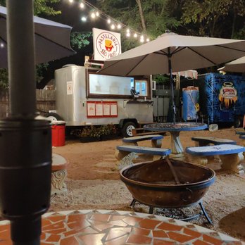 Pastelaria São Paulo - a food truck and tables - Food Trucks Near Me - Austin, Texas Pastelaria São Paulo - a food truck and tables - Food Trucks Near Me - Austin, Texas