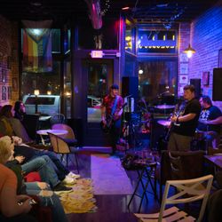 Lolobee’s Lounge