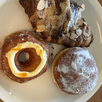 Paris Baguette - Almond Croissant, Bismarck and Orange Croissant-Doughnut - Bakeries Near Me - Honolulu, Hawaii Paris Baguette - Almond Croissant, Bismarck and Orange Croissant-Doughnut - Bakeries Near Me - Honolulu, Hawaii