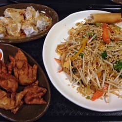 Thai Spice - Pad Thai with tasty appetizers.