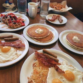 Denny's - Breakfast shared amongst 3 people - American Near Me - El Monte, California